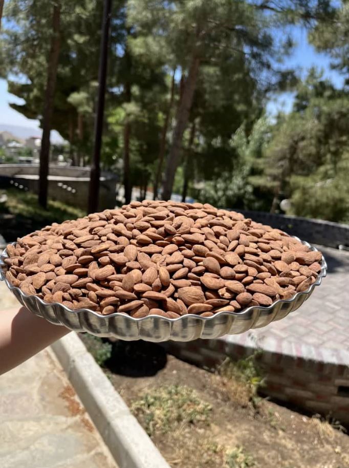 مغز بادام زرین